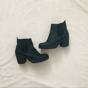 Chunky Heeled boots